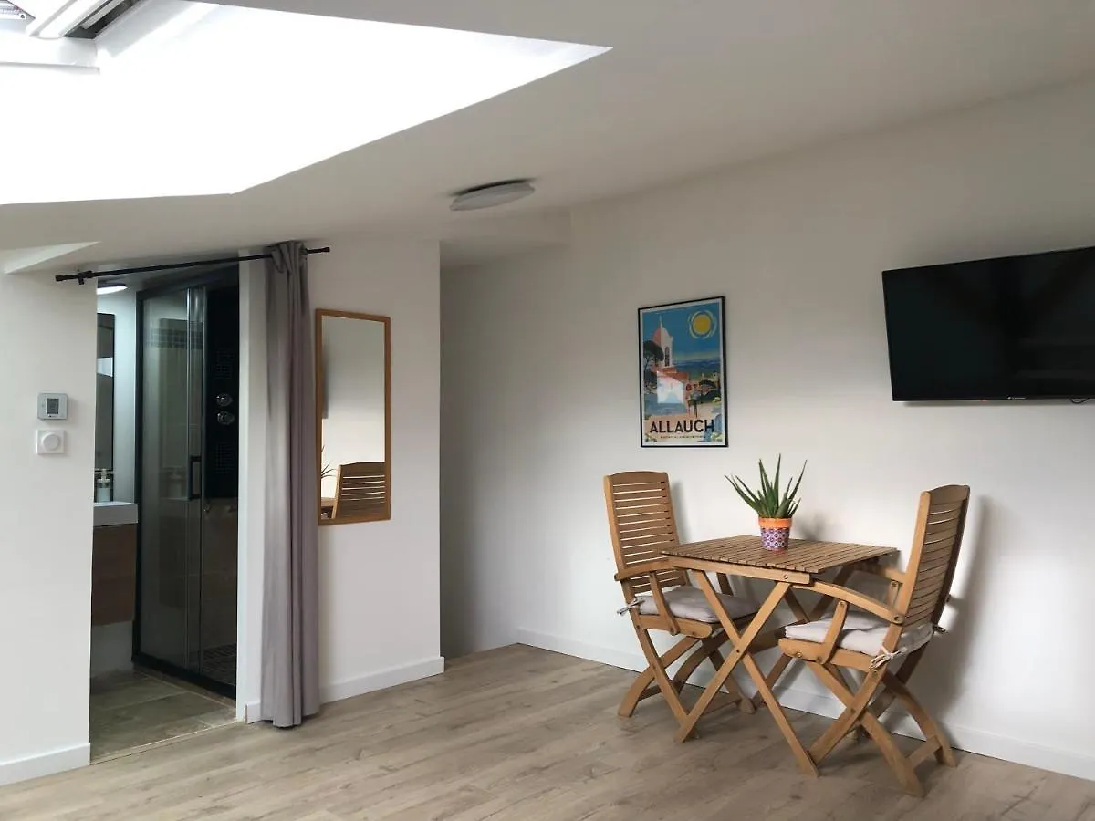 Appartement Studio Prive De Charme à Allauch