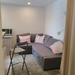 https://studio-2-alpes-1800-pied-des-pistes.hotels-rhonealpes.com